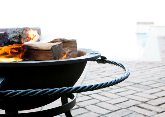 The Difference Between a Fire Pit and a Fire Kettle